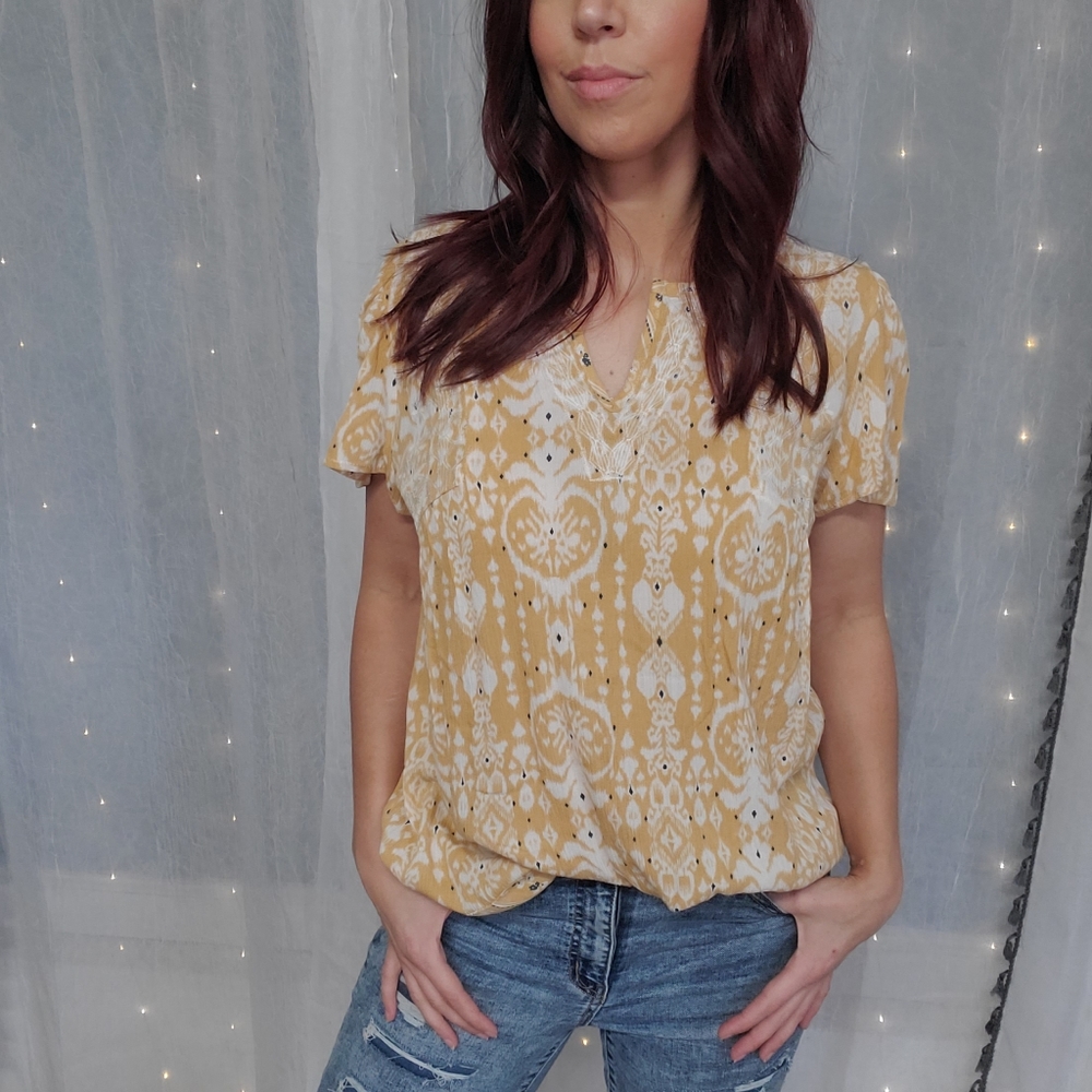 ☆SOLD☆ •Brand New• Knox Rose Yellow Top
